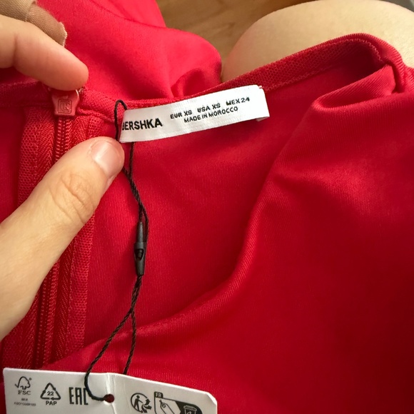 Dress red - Picture 3 of 4